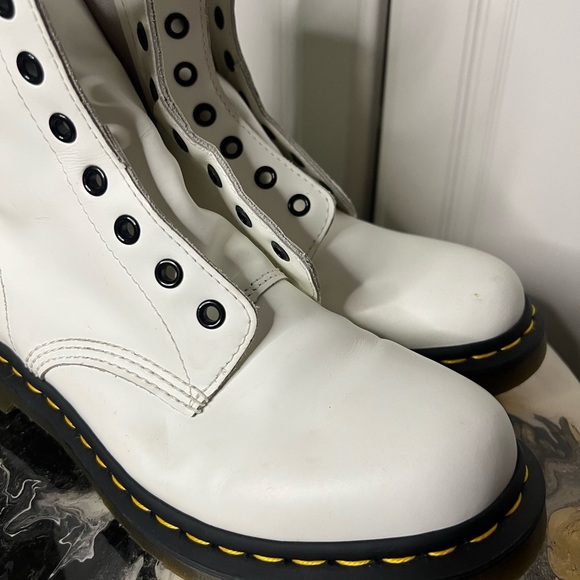 Dr Martens 1460 Smooth White Leather Lace Up Boot - Picture 6 of 12